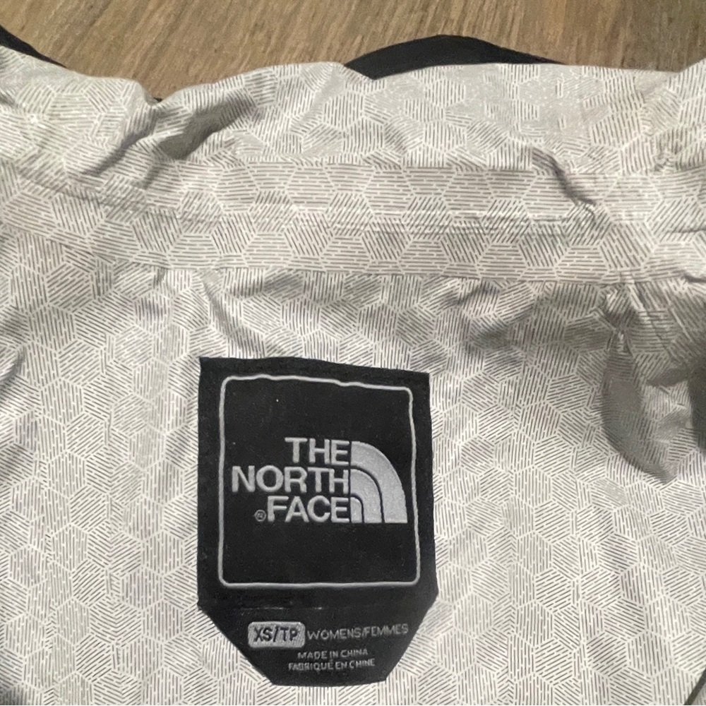 The North Face Women's Black HyVent Jacket, Size XS - Picture 7 of 9